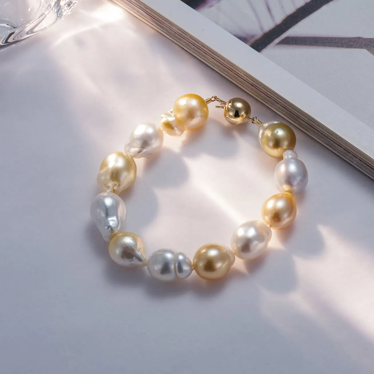 18k Gold Baroque South Sea Pearl Bracelet KB00027