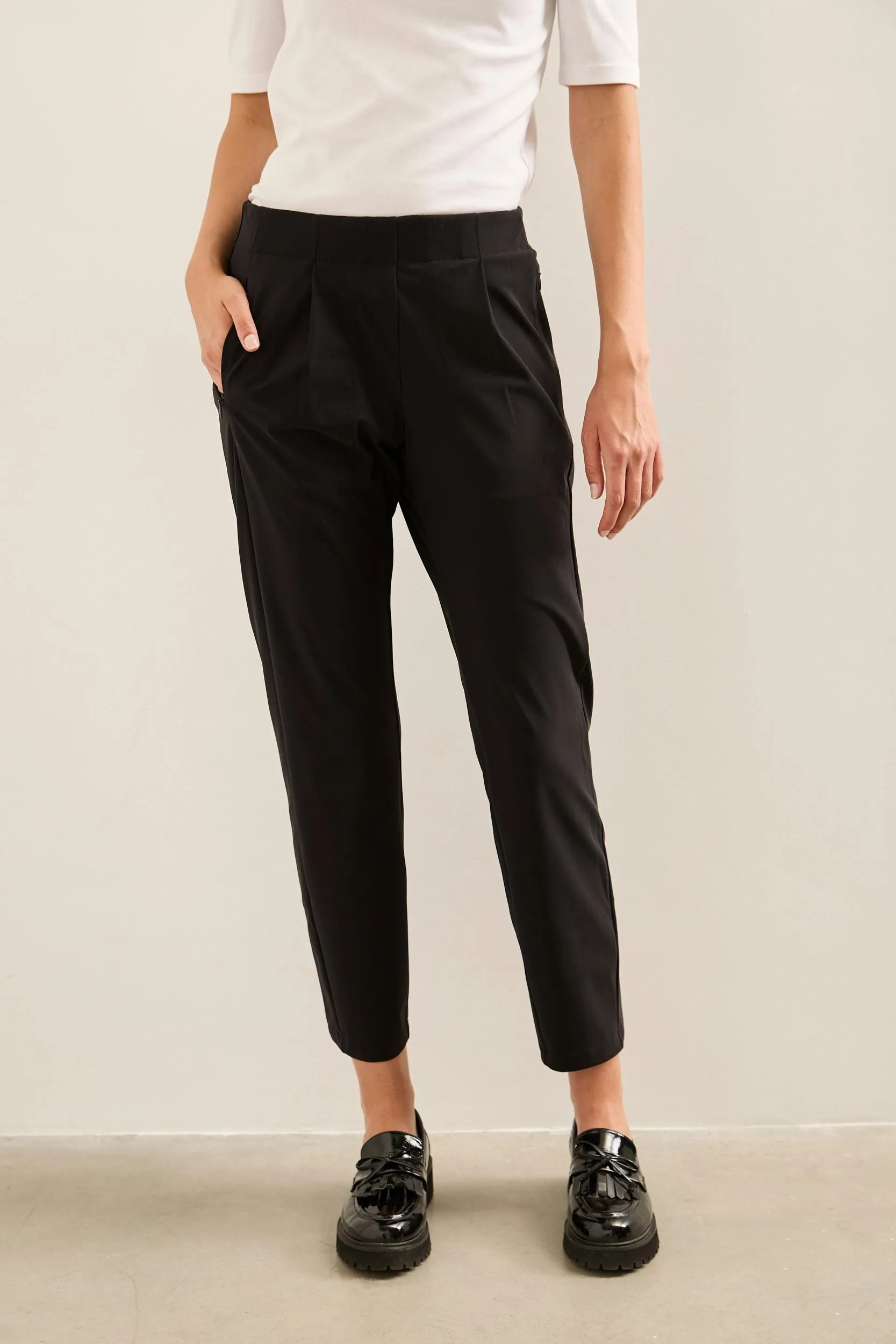 Casual Sport Chic Pant With Front Pleats