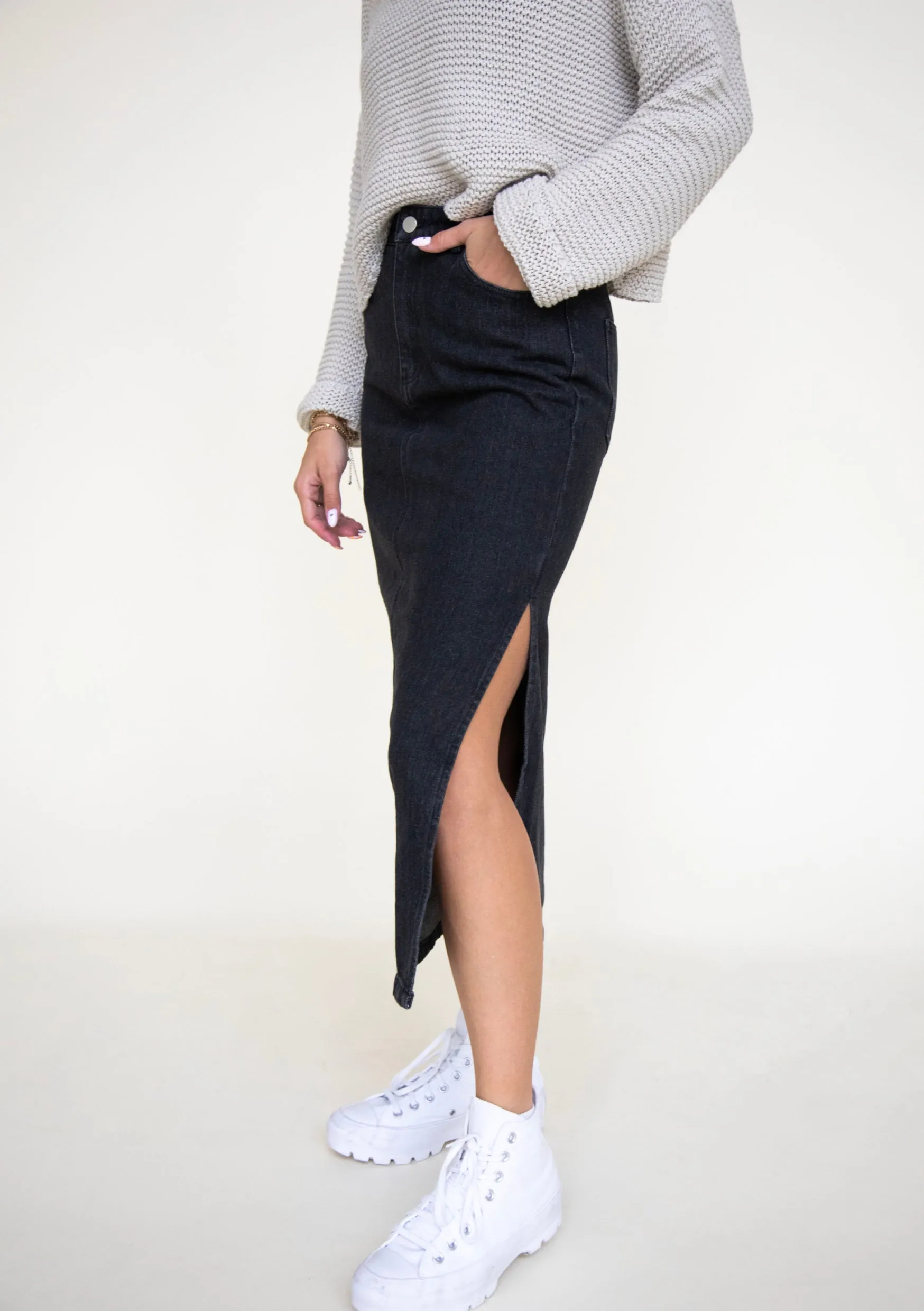 Chic Side Slit Skirt in Black Denim