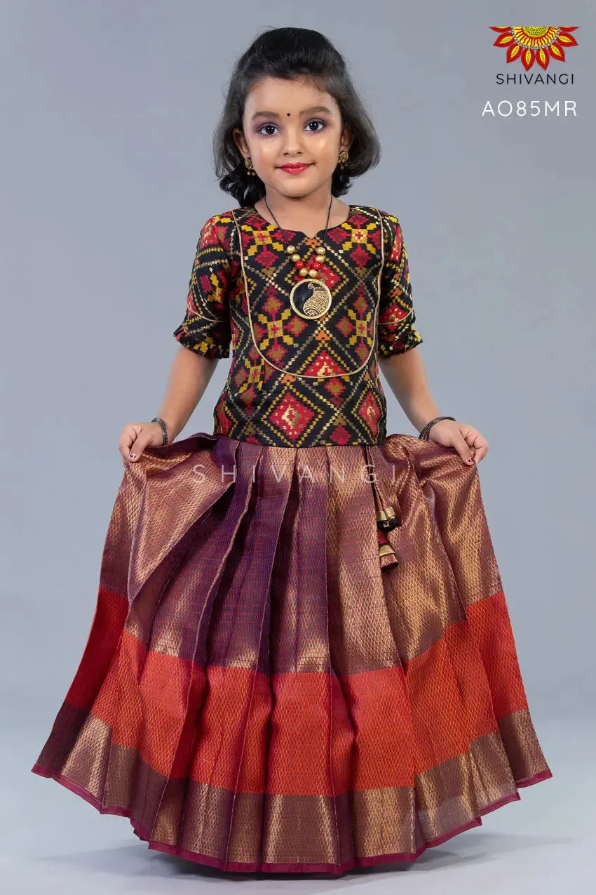 Girls Black Traditional Border Pattu Pavadai